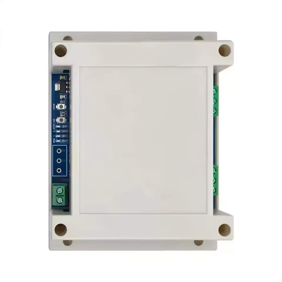 ESP32 雙路智慧繼電器控制器含白色外殼成品